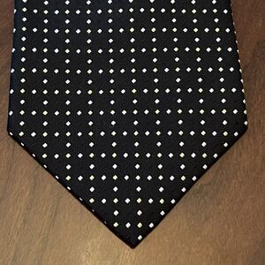 Jeffrey Banks Black Gold Hand Made 100% Silk Men’s Neck Tie Made In China